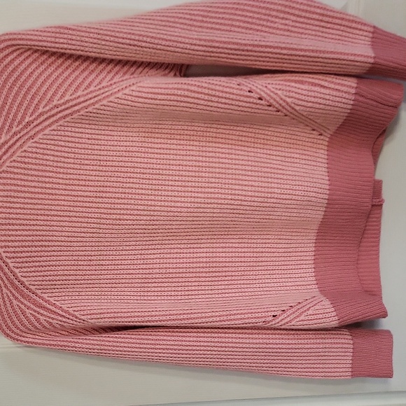 Pink Sweater,sz.small - Picture 3 of 3